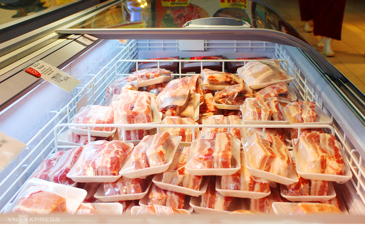 Cần thiết phải có phương án nhập khẩu thịt bình ổn thị trường dịp Tết